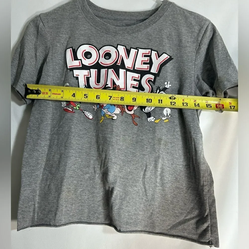 Kid Looney Tunes Group short sleeve graphic tee side small